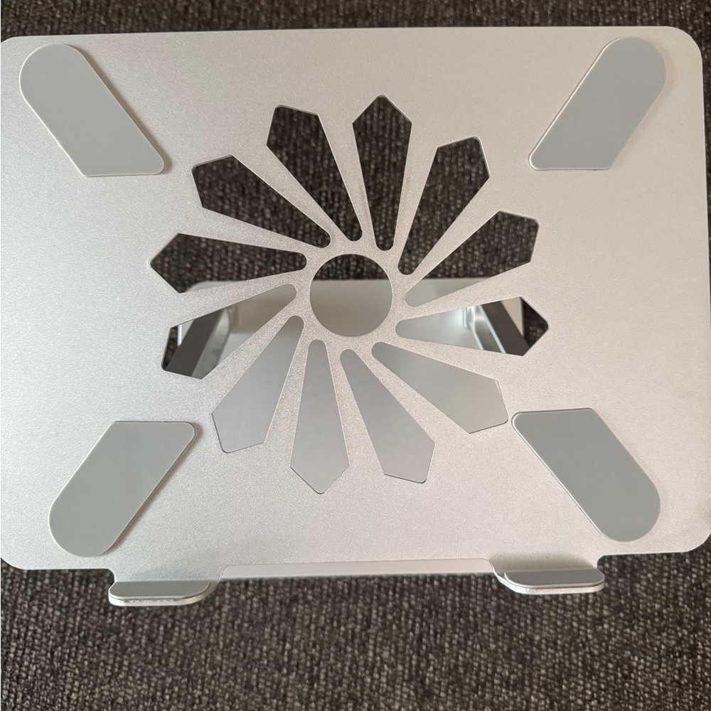 Skrebbo Silver Laptop or Tablet Stand - Picture 8 of 8